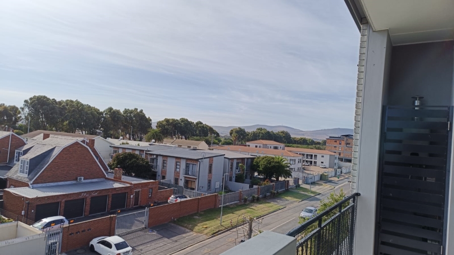 1 Bedroom Property for Sale in Table View Western Cape